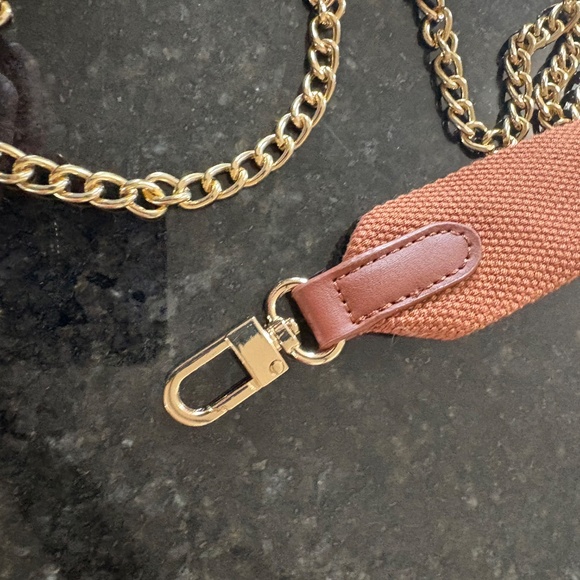 COGNAC CROSSBODY WITH COIN PURSE - Picture 6 of 15